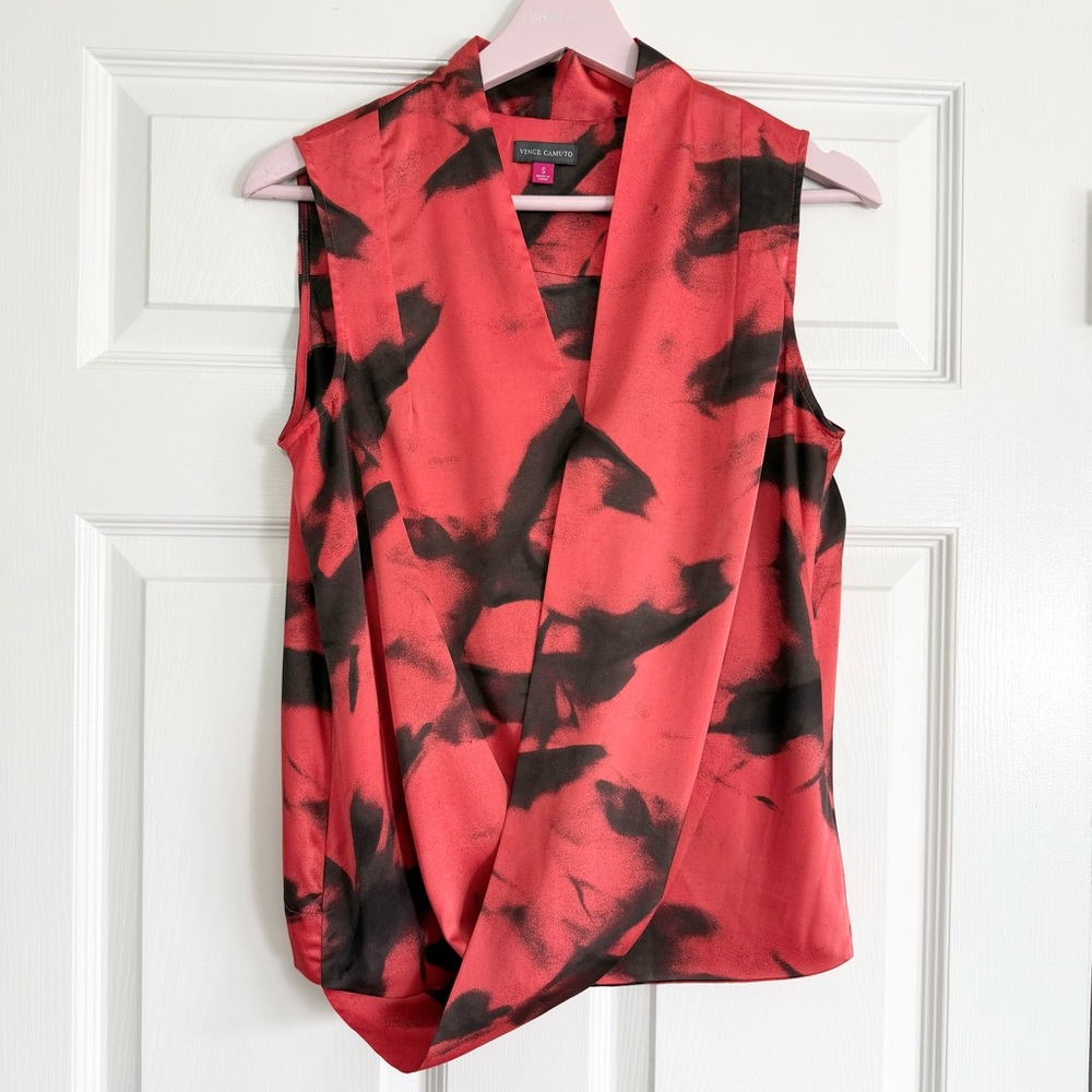 Vince Camuto Red-Coral Black Criss/Cross Top Small